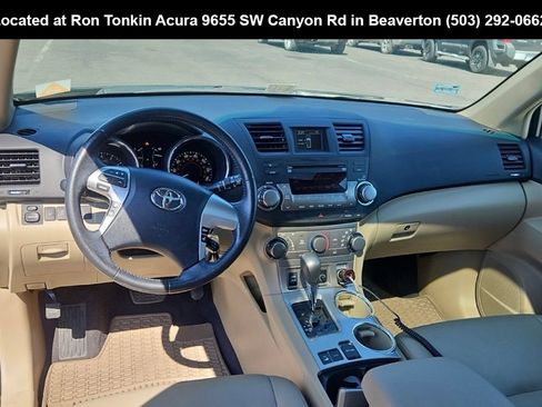 Used 2012 Toyota Highlander SE w/ Tow Pkg AWD/4WD image 9