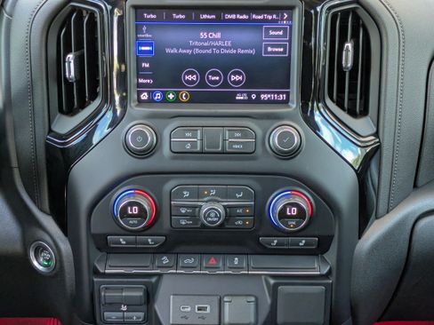 Used 2021 Chevrolet Silverado 1500 RST AWD/4WD image 19