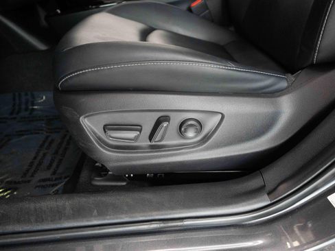 Used 2020 Toyota Prius Prime XLE FWD image 12