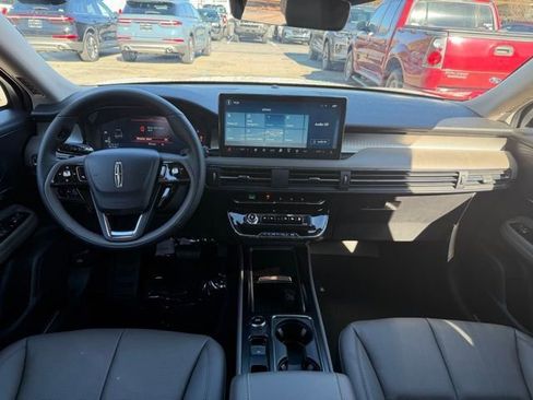 New 2026 Lincoln Corsair Premiere image 11