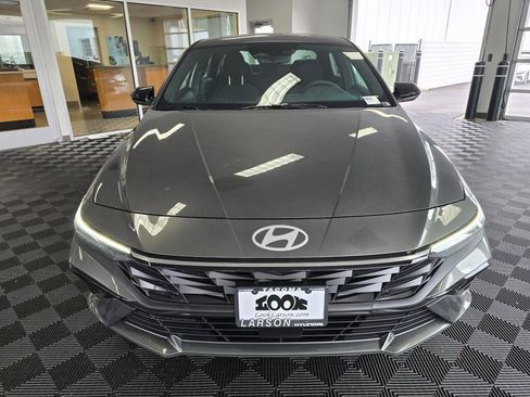 New 2026 Hyundai Elantra SEL Sport Premium FWD image 8