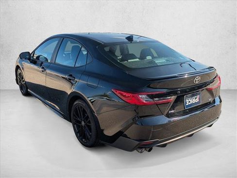 Used 2025 Toyota Camry SE FWD image 7