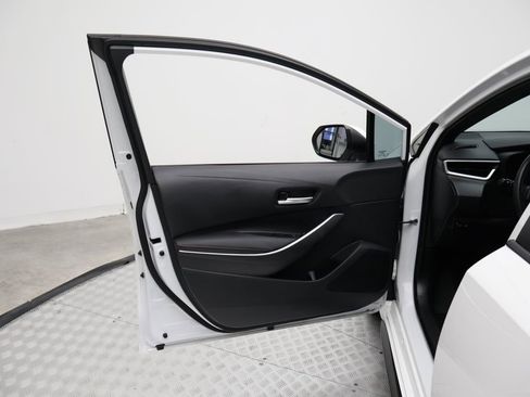 Used 2023 Toyota Corolla SE image 16