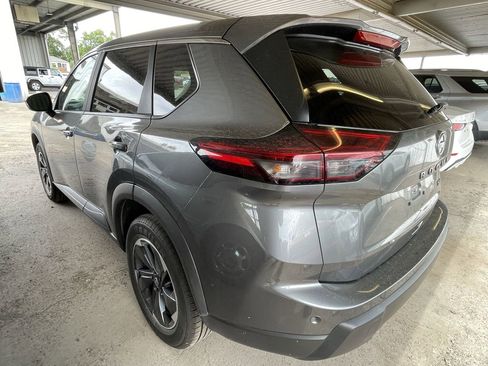 Used 2024 Nissan Rogue SV image 15