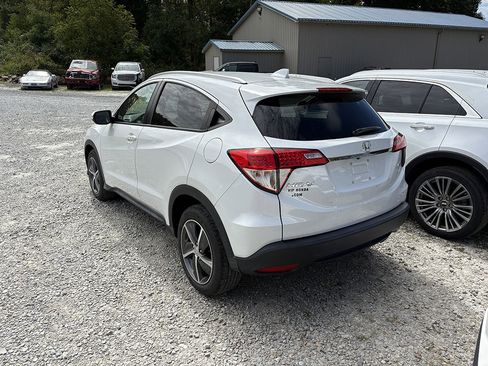 Used 2021 Honda HR-V EX image 2