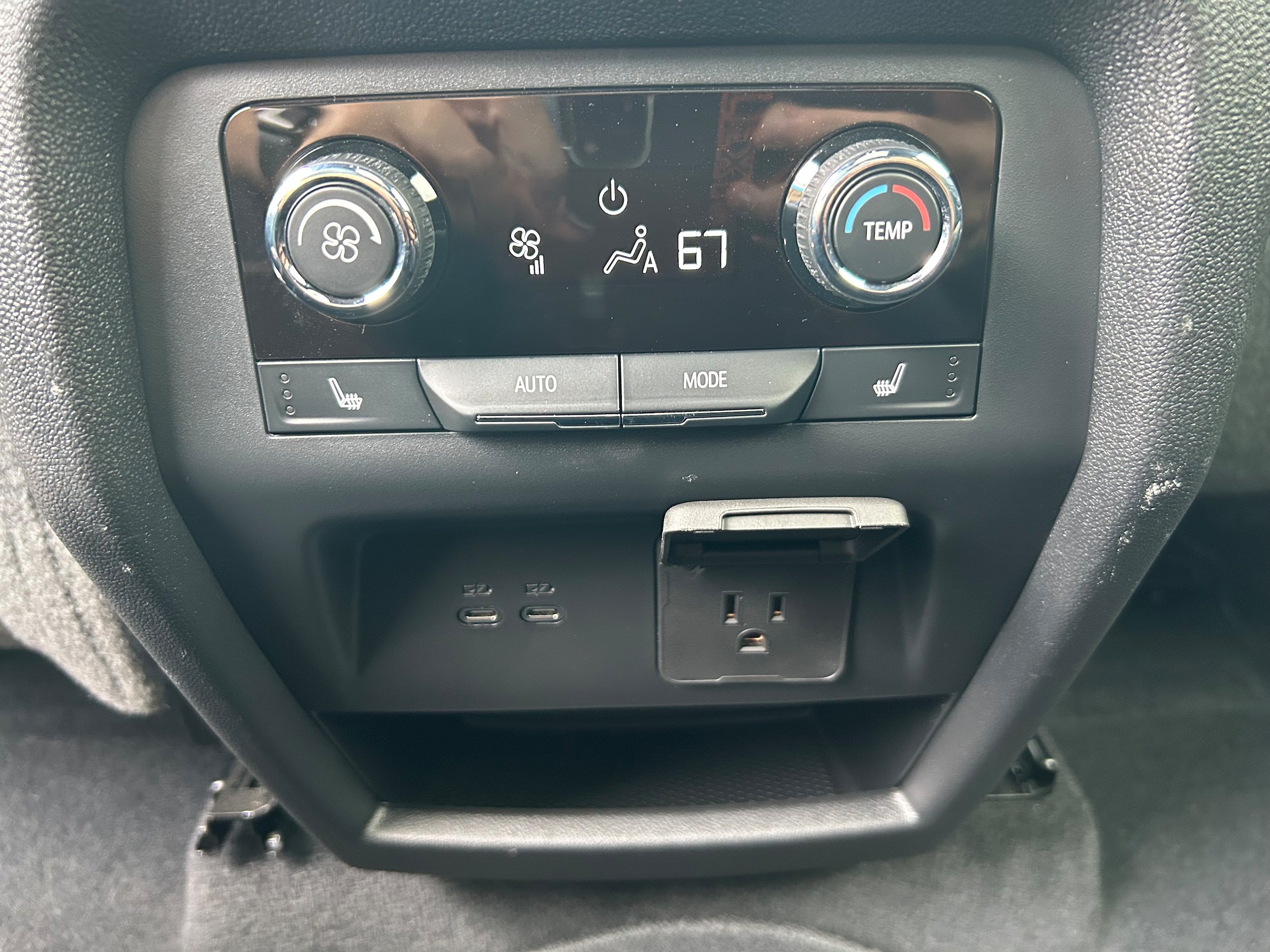 New 2026 Chevrolet Traverse High Country FWD image 34