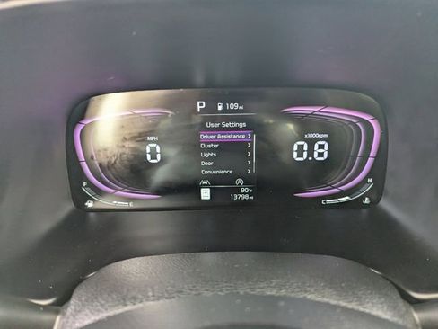 Used 2025 Kia Soul LX w/ LX Technology Package FWD image 32
