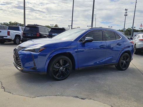 Used 2021 Lexus UX 250h w/ Premium Package image 3