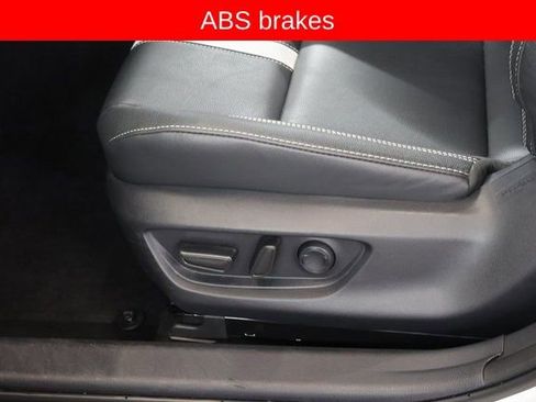 Used 2025 Toyota Camry SE image 15