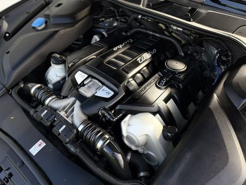 Used 2017 Porsche Cayenne Turbo image 46
