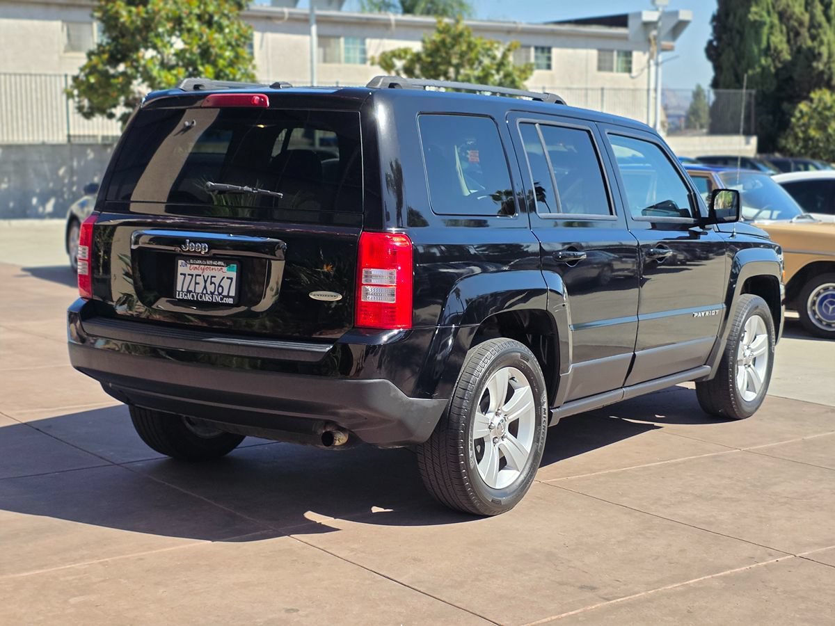 Used 2017 Jeep Patriot Latitude FWD image 11