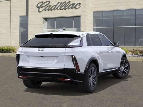 New 2026 Cadillac Lyriq Luxury w/ LPO, Floor Liner Package AWD/4WD image 4