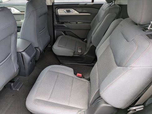 New 2026 Ford Explorer Active RWD image 14
