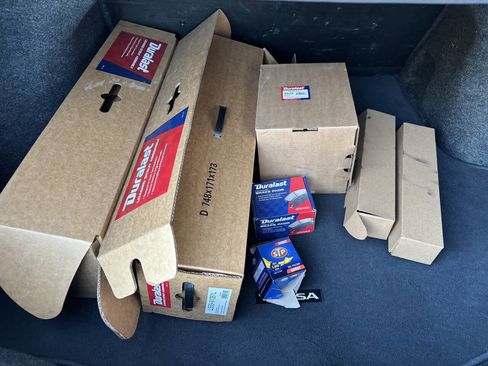 Used 2013 Nissan Versa SV image 24