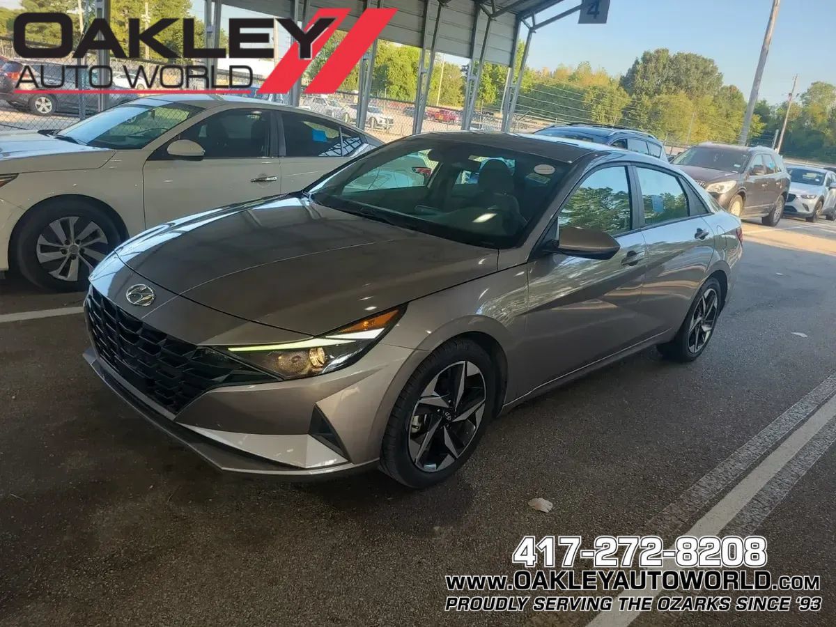 Used 2023 Hyundai Elantra SEL w/ Convenience Package FWD image 1