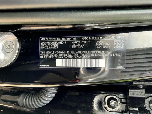 Used 2023 Volvo XC40 B5 Plus AWD/4WD image 19