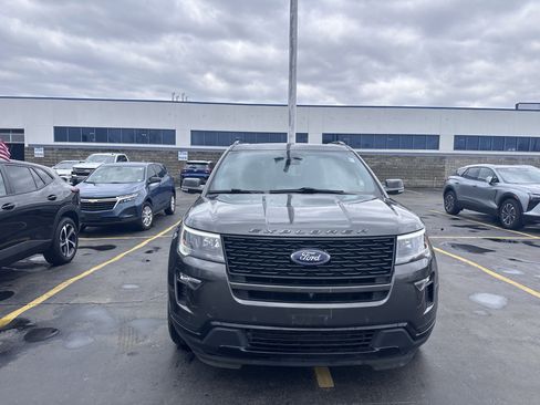 Used 2018 Ford Explorer Sport w/ Equipment Group 401A image 2