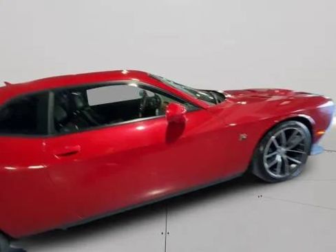 Used 2016 Dodge Challenger R/T Scat Pack RWD image 16