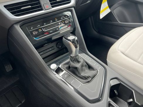 New 2026 Volkswagen Taos SE FWD image 19