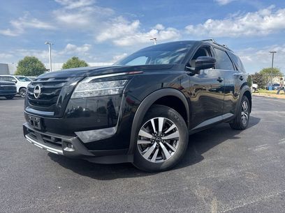 Used 2023 Nissan Pathfinder SL w/ Lighting Package (N92)