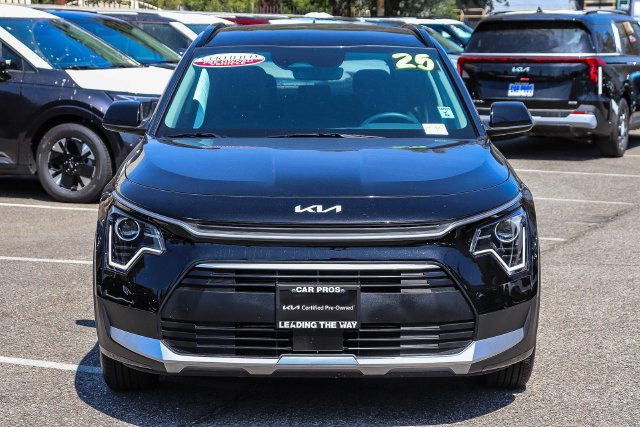 Certified 2025 Kia Niro EX FWD image 3