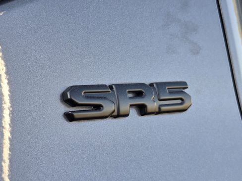 Used 2022 Toyota Tundra SR5 w/ SR5 Convenience Package image 33