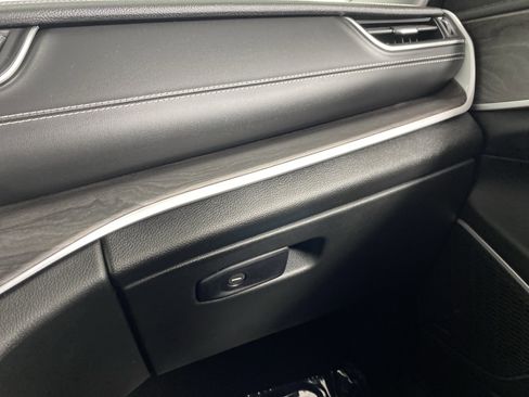 Used 2021 Jeep Grand Cherokee L Limited AWD/4WD image 30
