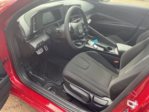 Certified 2025 Hyundai Elantra Sport FWD image 17