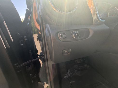 Used 2020 Chevrolet Blazer LT FWD image 13