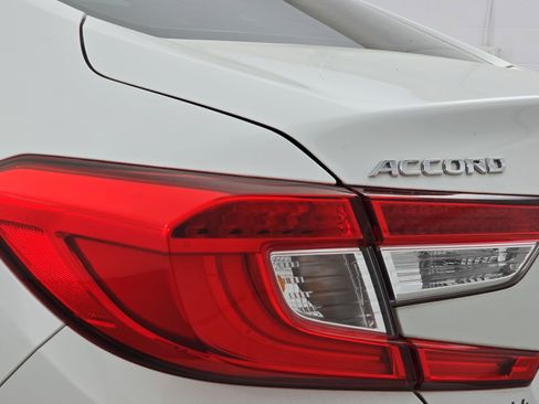 Used 2019 Honda Accord EX-L image 33