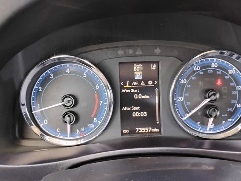 Used 2018 Toyota Corolla SE image 29