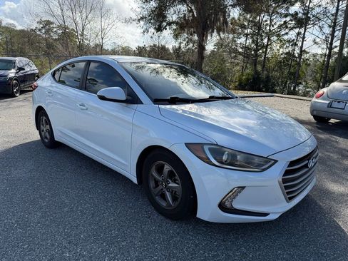 Used 2017 Hyundai Elantra ECO image 3