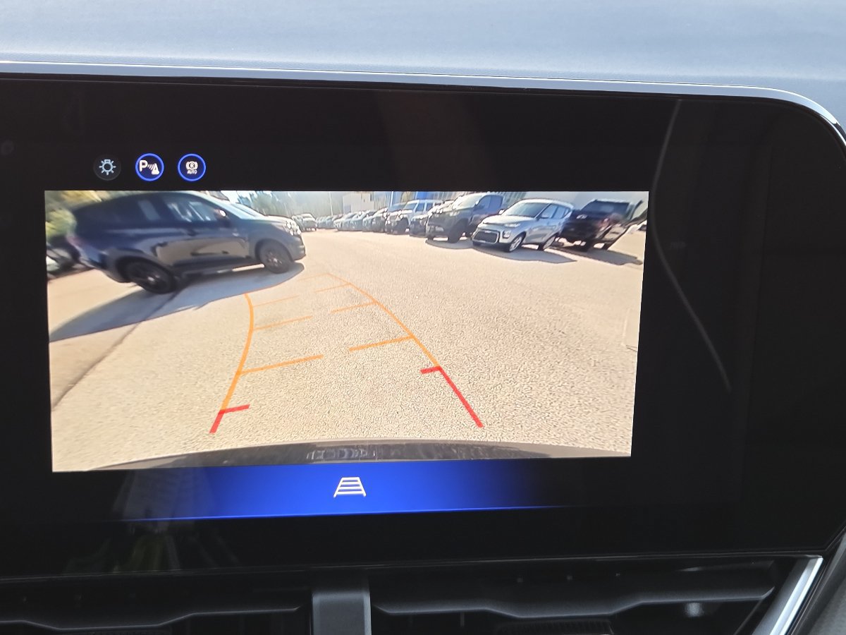 New 2027 Chevrolet Equinox LT w/ Convenience Package II AWD/4WD image 9