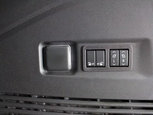 Used 2026 GMC Yukon XL Denali w/ Sun & Power Step Package AWD/4WD image 64