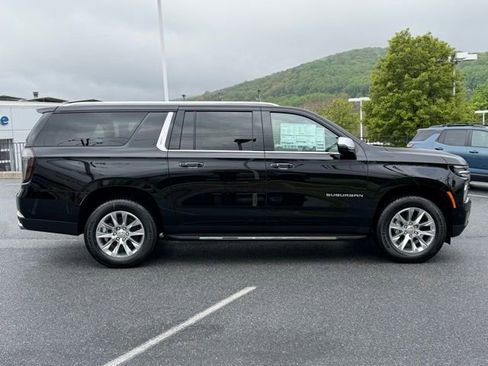 New 2026 Chevrolet Suburban Premier w/ Sun And Tow Package AWD/4WD image 15