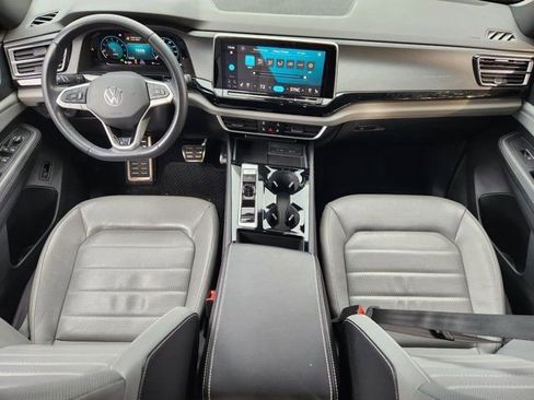 Used 2024 Volkswagen Atlas Cross Sport SEL R-Line image 28