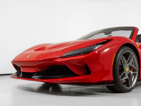 Used 2022 Ferrari F8 Tributo image 15