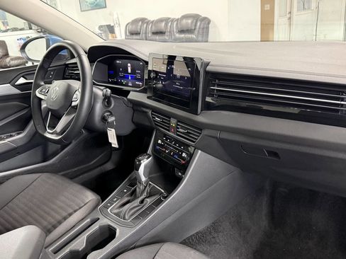 Used 2025 Volkswagen Jetta S image 17