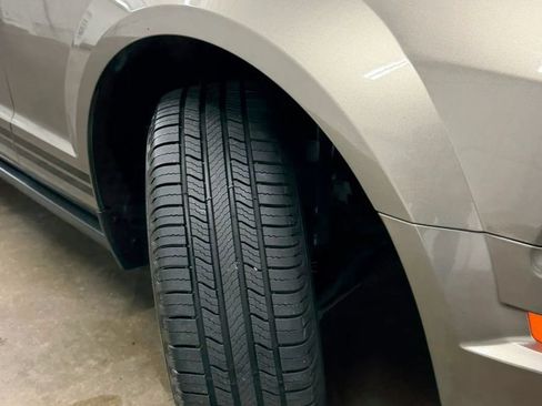 Used 2005 Ford Mustang Premium RWD image 16