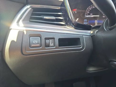 Used 2017 Cadillac XT5 Luxury FWD image 26