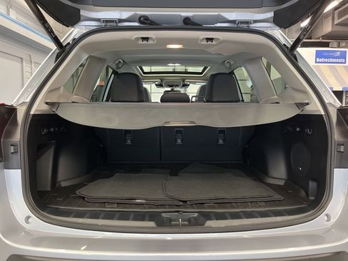 Used 2024 Subaru Forester Limited image 32