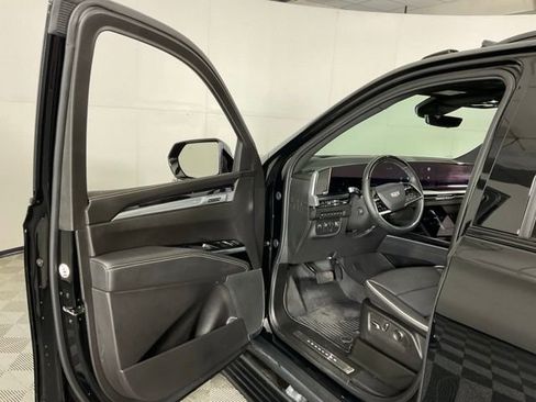 Used 2025 Cadillac Escalade Sport w/ Touring Package AWD/4WD image 25