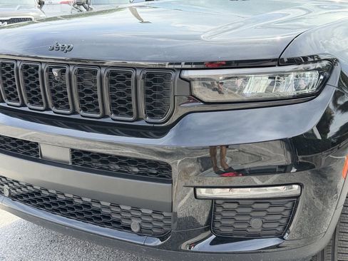 Used 2025 Jeep Grand Cherokee L Limited w/ Luxury Tech Group II RWD image 10