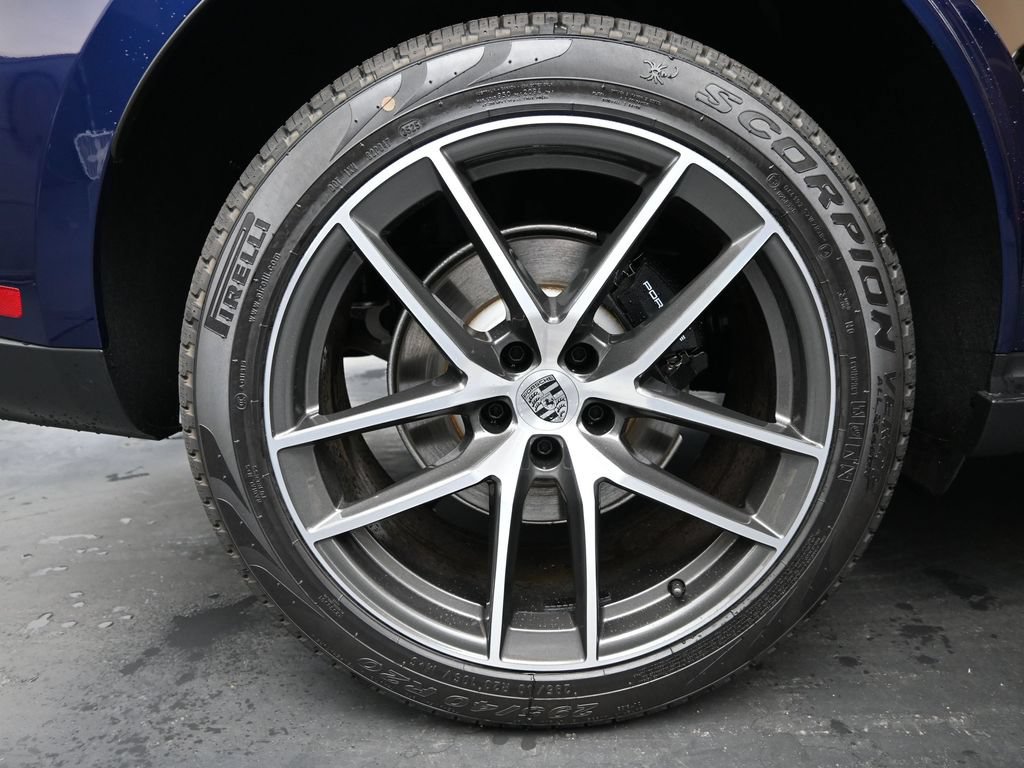 Certified 2026 Porsche Macan AWD/4WD image 24