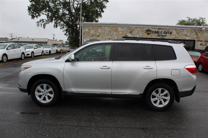 Used 2013 Toyota Highlander SE AWD/4WD image 4
