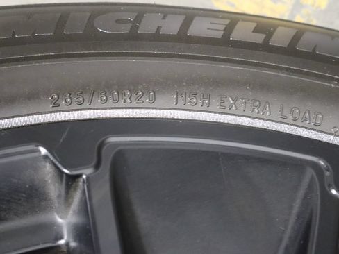 Used 2023 Toyota Tundra SR5 w/ SR5 Convenience Package AWD/4WD image 42