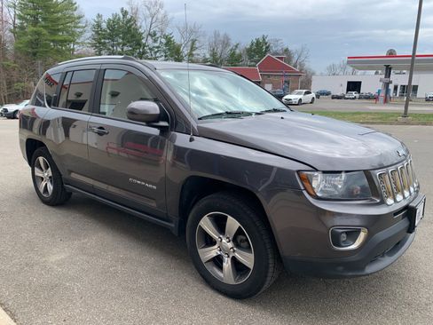 Used 2016 Jeep Compass High Altitude AWD/4WD image 3