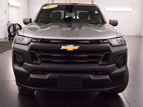 Used 2023 Chevrolet Colorado W/T w/ WT Convenience Package II RWD image 2
