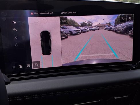 Used 2025 Audi A6 e-tron Premium Plus w/ Premium Plus RWD image 9