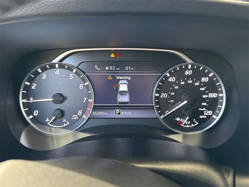 Used 2022 Nissan Frontier SV w/ Technology Package image 10